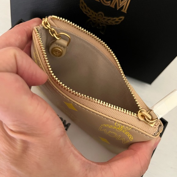 NWT MCM Key Pouch in Color Splash Logo Leather - Picture 6 of 8